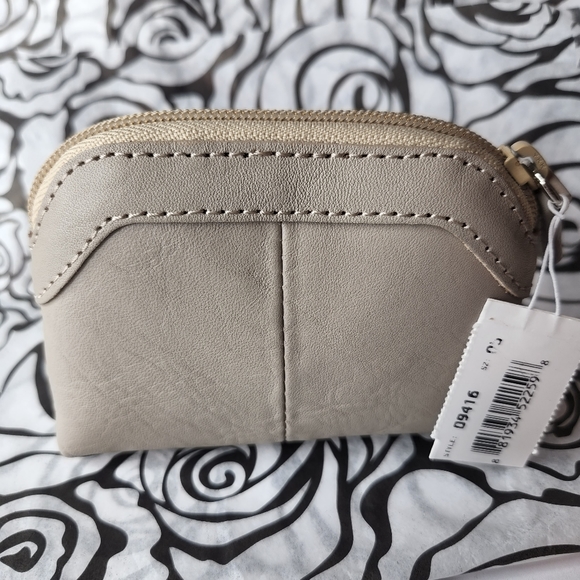 BRIGHTON taupe mini leather coin purse with heart in front New - Picture 3 of 5